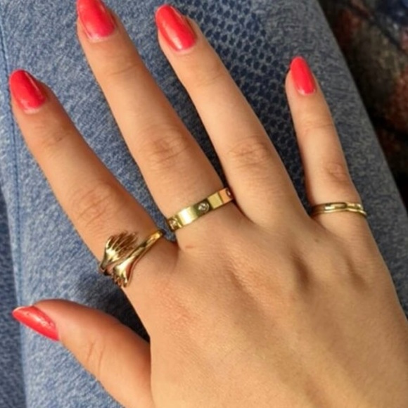 ✨3for$38✨ New 18KGP ‘Self Love’ Hugging Hands Adjustable Bypass Ring Gold Silver - Picture 12 of 16
